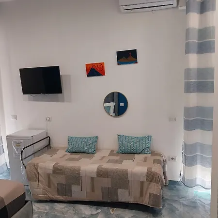 بيت ضيافة Attico Station 4*